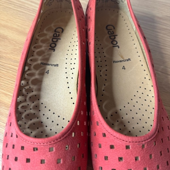 Gabor Ruffle Punched Detail Flats - Picture 5 of 8